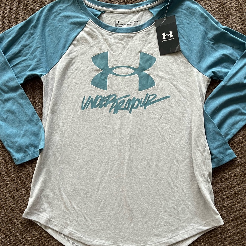 NWT! Women’s Under Armour Soft Raglan Tee